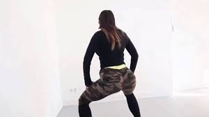 AzzyLand Twerking !! - YouTube