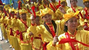 Falun gong, also known as falun dafa, is a system of qigong meditation introduced by li hongzhi in china in 1992. Indonesia S Falun Gong Tolerated But Not Legal Voice Of America English