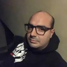 Maeva is 1.24 miles from you 📍 👤 Maeva sent you a friend request