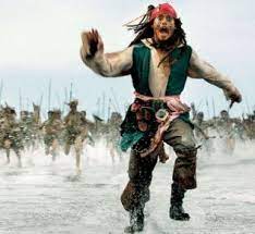 Noul film oferă spectacol şi emoţie, dar în acelaşi timp nu îţi poate şterge surprinzătoarea impresie că scenariul se inspiră mult prea mult din primul film al seriei, actualizând din plin efectele speciale. Piratii Din Caraibe Gata De Partea A Cincea Din Serie Cand Va Aparea Filmul Care I A Adus Lui Johnny Depp 350 De Milioane De Procinema Protv Ro