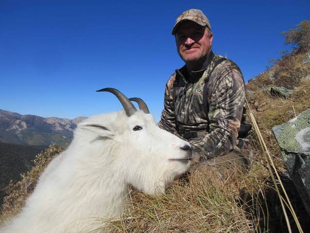 Mountain Goat Outfitters BC - Scoop Lake Outfitters