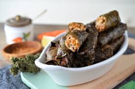 1 kg carne tocată, 2 buc ceapă, 300 ml bulion, 1 lingură boia, după gust sare, piper, 50 g orez, 23 buc foi de viță de vie. Sarmale De Post In Foi De Vita Retete Culinare By Teo S Kitchen