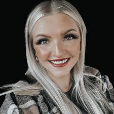 Dallas Clements's Instagram, Twitter & Facebook