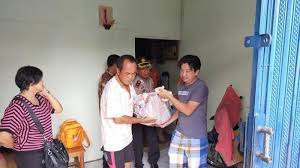 Contoh cara luaran iaitu membakar diri sendiri atau cara dalaman dengan menyuntik racun ke dalam badan. Dua Kasus Gantung Diri Di Kota Pontianak Hari Ini Tribunnews Com Mobile