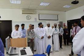 الكلية التقنية العليا تعتبر ثاني أكبر مؤسسة للتعليم العالي في سلطنة عمان وكانت تسمى حينها كلية عمان الصناعية ومن ثم الكلية الفنية الصناعية وبها ما يقارب 10000 طالبا وطالبة في مختلف التخصصات ، تم افتتاح الكلية في عام 1984م تحت رعاية ثويني آل. Ø¬Ø§Ù…Ø¹Ø© Ø§Ù„ØªÙ‚Ù†ÙŠØ© ÙˆØ§Ù„Ø¹Ù„ÙˆÙ… Ø§Ù„ØªØ·Ø¨ÙŠÙ‚ÙŠØ© Ø¨ØµÙ„Ø§Ù„Ø© En Twitter ØªØªÙ‚Ø¯Ù… Ø§Ù„ÙƒÙ„ÙŠØ© Ø§Ù„ØªÙ‚Ù†ÙŠØ© Ø¨ØµÙ„Ø§Ù„Ø© Ø¨Ø§Ù„Ø´ÙƒØ± ÙˆØ§Ù„ØªÙ‚Ø¯ÙŠØ± Ù„Ø´Ø±ÙƒØªÙŠ Ø¥Ø³ Ø¥Ù† Ø³ÙŠ Ù„Ø§ÙØ§Ù„ÙŠÙ† ÙˆØ´Ø±ÙƒØ© ØµÙ„Ø§Ù„Ø© Ù„Ù„Ù…ÙŠØ«Ø§Ù†ÙˆÙ„ Ù…Ø´Ø±ÙˆØ¹ Ø§Ù„Ø£Ù…ÙˆÙ†ÙŠØ§ Ø¹Ù„Ù‰ ØªØ¹Ø§ÙˆÙ†Ù‡Ù… Ø§Ù„ÙƒØ±ÙŠÙ… ÙˆØ¯Ø¹Ù…Ù‡Ù… Ø§Ù„Ù…ØªÙˆØ§ØµÙ„ Ù„ØªÙ…ÙˆÙŠÙ„Ù‡Ù… Ø¹Ø¯Ø¯Ø§ Ù…Ù† Ø§Ù„Ù…Ø¹Ø¯Ø§Øª