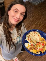 My family loves when I make this delicious Layered Taco Bake—it never lasts  long at the dinner table!** ……………………… 🟥𝗙𝗨𝗟𝗟 𝗥𝗘𝗖𝗜𝗣𝗘 👇💬 ✓Must  express something to keep getting my recipes.. 🔻Thank you.🔻🥰😍😊 |