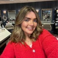 Hannah Dooley's Instagram, Twitter & Facebook