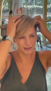 She used for styling Kenra Platinum Dry Texture Spray 🩶 🛒 👉  https://amzn.to/3Rgp2eg #kratkovlasky #shorthair #TexturedHair #kenra  #kurzehaare #shorthairstyling #hairstyling