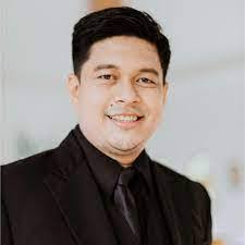 Dennis Basco's Instagram, Twitter & Facebook