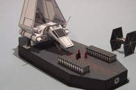 This Star Wars Papercraft Is The Emperor Arrives Diorama Created By Pr Models And The Scale Is In 1 250 Y Papercraft Download Paper Models Star Wars Origami