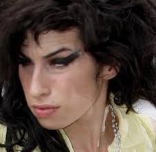 Amy winehouse 'could have saved' if she had succeeded in adopting st lucian dannika augustin, the sad: Vip Ticker Amy Winehouse Muss Fur Ihren Dreck Zahlen Welt