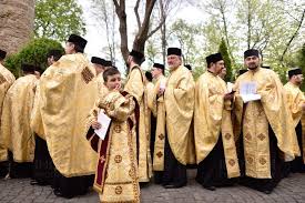 Marturie stau miile de credinciosi care vin si sfantul necatrie este praznuit in data de 9 noiembrie. Bucuresti Florii Pelerinaj Inquam Photos