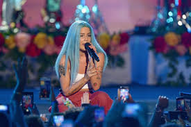 In the tweet she also revealed that she has had 3 miscarriages, one of which occurred Halsey Hairstyles Her Most Head Turning Looks
