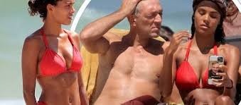 Tina kunakey di vita, coniugata cassel (tolosa, 5 aprile 1997), è una modella francese biografia. Vincent Cassel Cosies Up To Wife Tina Kunakey On The Beach In Brazil Hot Lifestyle News