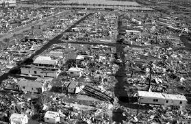 Storm surge of 9 to 13 feet is possible in areas near biscayne bay. Hurricane Andrew How The Times Reported The Destruction Of 1992 The New York Times