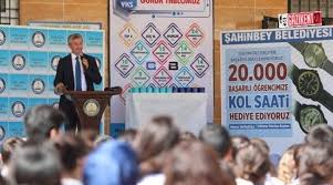 Şahinbey belediyesi | i̇lçe, antep savunması'nda üstün yararlılıklar gösteren şahin bey'in anısına bu ismi almıştır. Cocuklar Ac Yatarken Kol Saati Dagitiyorlar