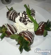 Julie Piraino  julie_turquois  julie_turquoise  therobotunicorn Nude  Leaks OnlyFans Photo 25 | TheFappening