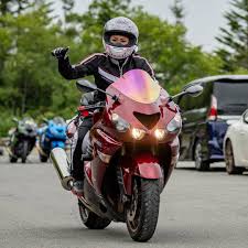 chiaki ﾟさんはinstagramを利用しています zzr1400で走ってるところ 初めて撮ってもらった 写真で めちゃくちゃ嬉しそうな私 zzr1400 zx14r kawasaki カワサキ ninja バイク女子 ridergirl 女性ライダー バイクが好き