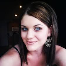 Hannah Throop's Instagram, Twitter & Facebook