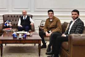 Feridun öncel'in süleyman soylu'nun babası hasan soylu ile fotoğrafı ortaya çıktı şanlıurfa'da'suç örgütü lideri sedat peker operasyonu' kapsamında gözaltına alınan feridun öncel'in süleyman soylu'nun babasıyla aynı masada fotoğrafını sosyal medyadan paylaştığı ortaya çıktı. Thodex In Kurucusu Faruk Fatih Ozer In Cavusoglu Ndan Sonra Soylu Yla Da Fotografi Cikti Independent Turkce