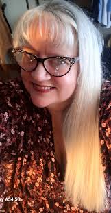 What hairstyle is suitable for thinning hair for a 51-year-old woman?