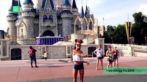 Bloggeren, anne brith, har privat leksehjelp til sine 4 barndet gir resultater, bare etter noen få uker! anne brith forteller at de gode. Her Klipper Anne Brith I Stykker Brudekjolen Underholdning