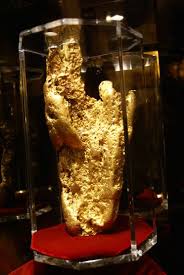 Image captionthe 1.4kg nugget is estimated to be worth about a$100,000. The Hand Of Faith Is The World S Largest Gold Nugget Found By Using A Metal Detector Weighing 875 Troy Ounces 27 21 Kg Or 72 Troy Pounds And 11 Troy Ounces The Gold