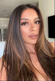 Elena Gioacchini (elenagioacchini06)