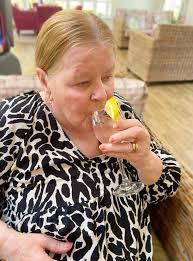 Question Is gin acceptable for tea 🤣🤣 does the lemon flavouring and slice  count as ya 5 a day 🤣🤣