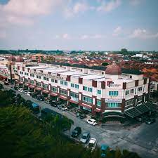 Started operation in 2001 with its first intake of students for two courses namely certificate in architectural plan drafting and creative multimedia (animation). Cantik Kan Tempat Kami Kolej Komuniti Teluk Intan Facebook