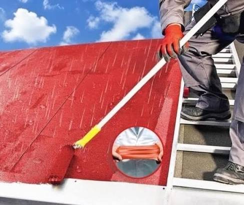 Application de peinture d'étanchéité sur toiture terrasse au Maroc — imperméabilisation professionnelle