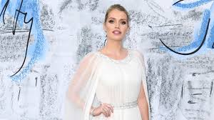 Ihre vorliebe für märchenhafte abendkleider zeichnet den stil der. Nichte Von Lady Di Erste Bilder Von Kitty Spencers Hochzeit Promiflash De