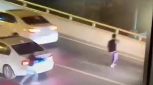 Mother Unable To Stop Distraught 17 Year Old Son From Running Out Of Car Leaping Off Shanghai Bridge Shanghaiist