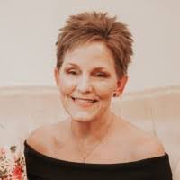 Lori Hales's Instagram, Twitter & Facebook