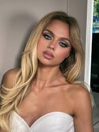 Hello, I'm a model based in Brussels. Looking for photographers/makeup  artists/brands to work and collaborate with. My Instagram:  https://instagram.com/eva_kanarska?igshid=OGQ5ZDc2ODk2ZA==