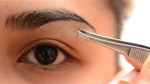 صدى البلد الإفتاء توضح حكم نمص المرأة لحاجبيها