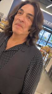 paulstanleylive Thinks He's Gonna Get Ova On Da Face !!!