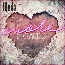 Descrive o specifica il significato di un verbo, di una frase, o di parti del discorso: Anche Stasera Testo Moda