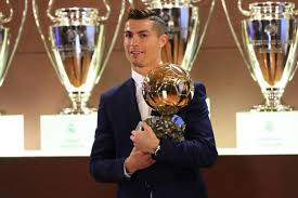 Ai có thể ngăn cản messi? Quáº£ Bong Vang 2021 Ronaldo Ná»— Lá»±c Báº¯t Ká»‹p Messi