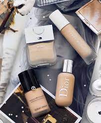 Foundation ini berbeda dari bb cream karena kandungannya tidak sekompleks bb cream. Daftar Make Up Yang Harus Kamu Punya Kalau Mau Dandan Wisuda Sendiri Super Gampang