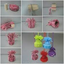 Pour Fabriquer De Petits Bonnets Peut Etre Pour Decorer Les Bonhommes De Neige De Noel Xmas Crafts Christmas Crafts Yarns Ornaments