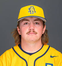 Avery Cain's Instagram, Twitter & Facebook