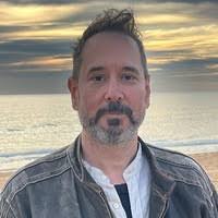 Simon Burris's Instagram, Twitter & Facebook