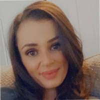 Danielle Hassett's Instagram, Twitter & Facebook