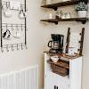 In this small kitchen with bar, we meet wooden elements, which give the kitchen a rustic design. 1