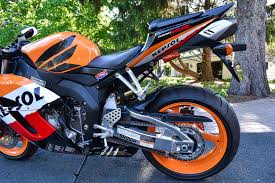 Honda's 2021 cbr1000rr and cbr1000rr abs are two of the best. 20200521 2005 Honda Cbr1000rr Repsol Left Rear Wheel Rare Sportbikes For Sale