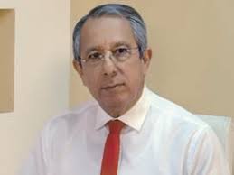 Dr. Daniel Dávila Nolasco