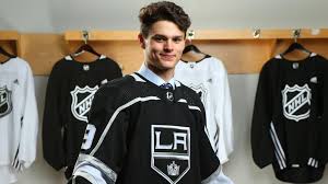 The eisbären berlin are joining the fischtown pinguins bremerhaven, düsseldorfer eg, kölner haie, iserlohn roosters, krefeld pinguine and grizzlys wolfsburg in the north division. Eisbaren Leihen Talente Der Kings Aus