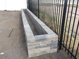 Diy Stone Planter Boxes Honeybear Lane Brick Planter Diy Planters Outdoor Stone Planters