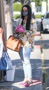 More images for kyle richards 2020 » Kyle Richards Wears Cloth Mask And Pink Disposable Gloves For Lunch Outing In Beverly Hills Readsector